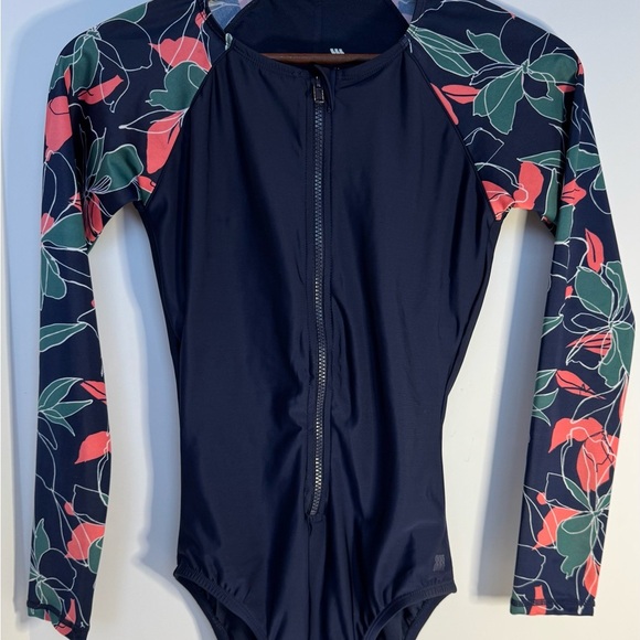 All in Motion Women's long sleeve One Piece Swimsuit small - Picture 4 of 8